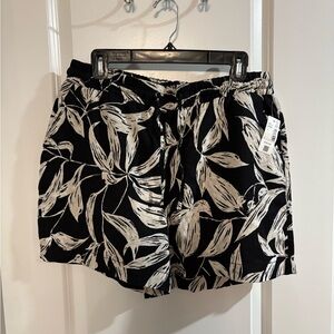 Reitmans Leaf Pattern Linen Blend Shorts